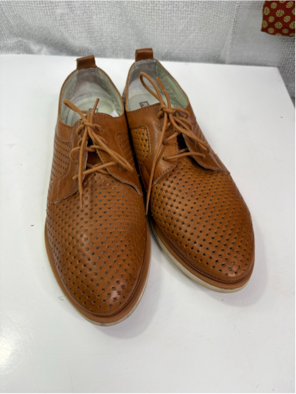 Women's Pikolinos Leather Perforated Lace-Up Flats in Tan Size 40/9